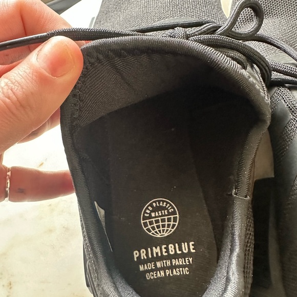 Adidas NMD_R1 Primeblue Black Gum Men’s Size 9 - Picture 7 of 8